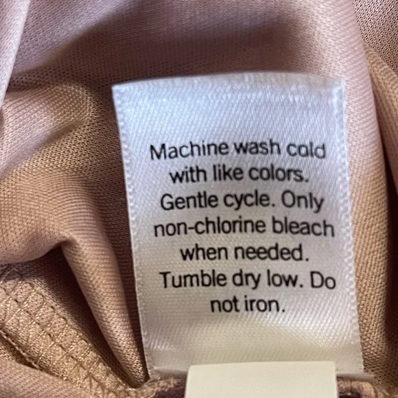 NINE WEST SMOCKED YOKE SLEEVELESS METALLIC ROSE SHIFT DRESS SZ MED EUC - Picture 12 of 12